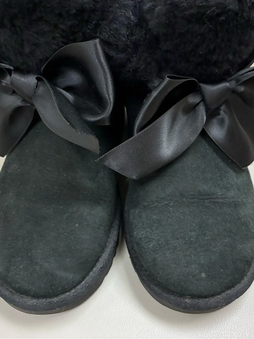 UGG Gita Bow Mini Black Boots Women’s Size 5